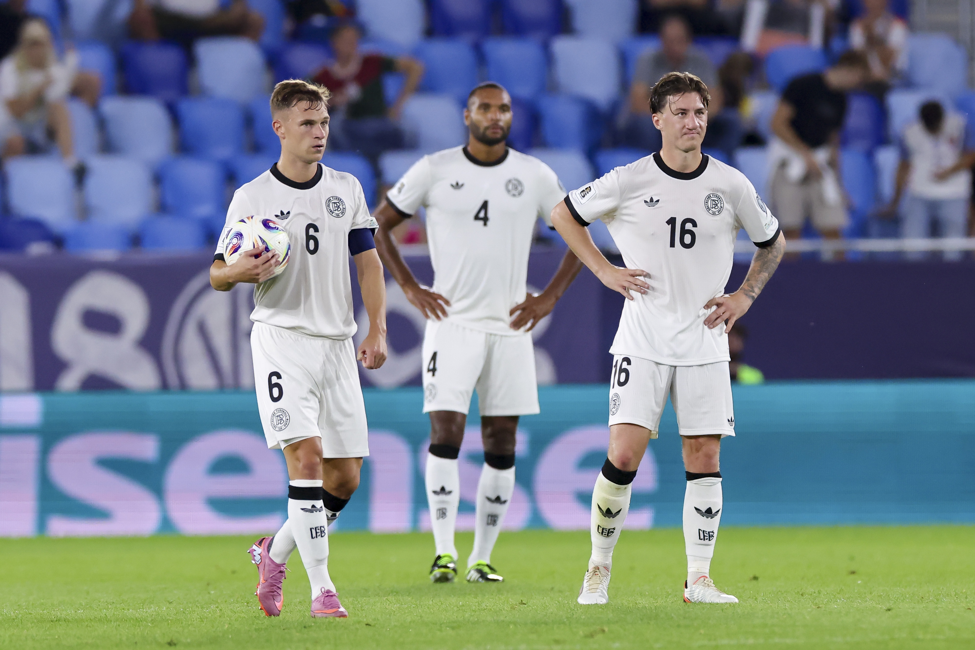 拜仁否决非,洲球员高薪,待遇,世界杯转播,2026世界杯,直播渠道,赛事时间,观看平台