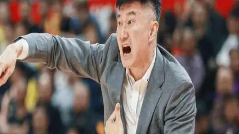 【意甲焦点战】博洛尼亚主场出击，挑战14胜11负的亚特兰大豪强！激情对决，谁将笑傲绿茵？